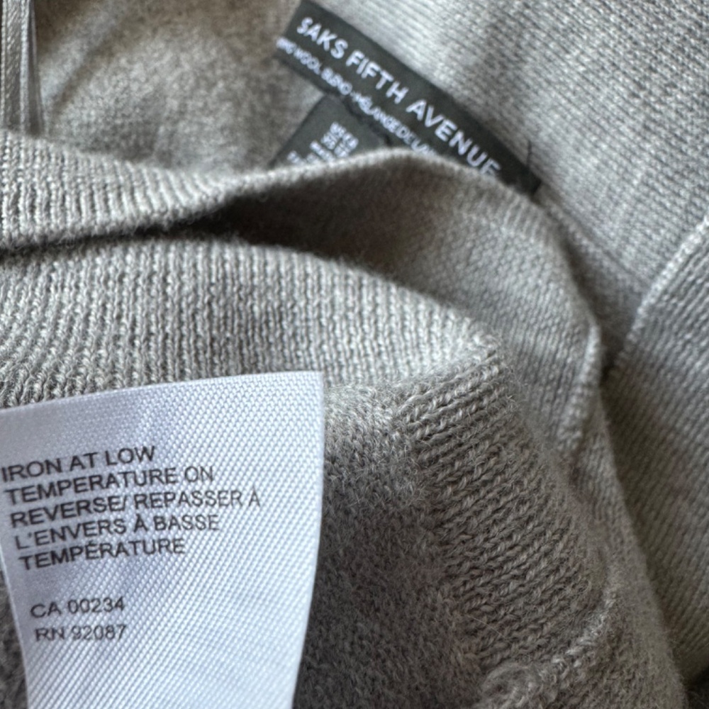 Saks  Fifth Avenue sweater - Picture 9 of 12
